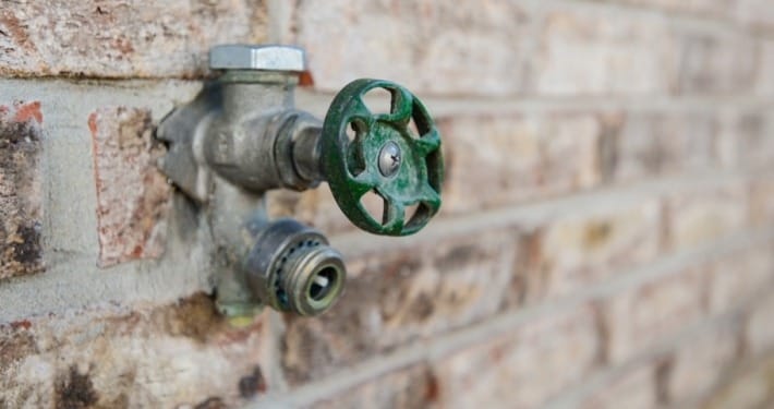 Fall-Indoor-Plumbing-Tips-Outdoor Faucet